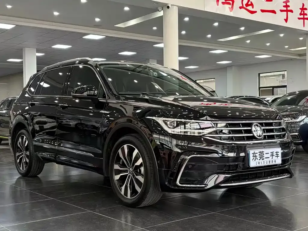 Volkswagen Tiguan L — фото 5