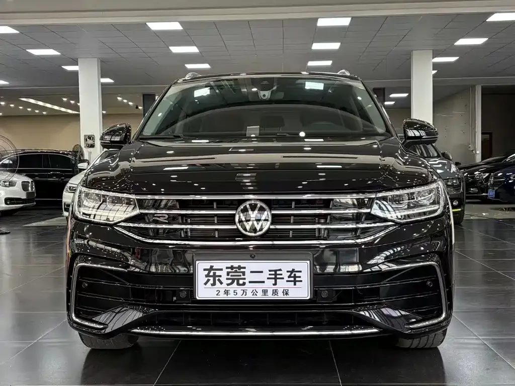 Volkswagen Tiguan L — фото 3