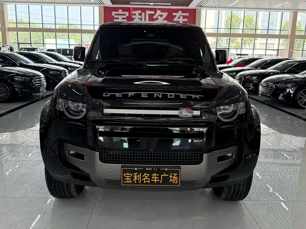 Land Rover Defender — фото 1