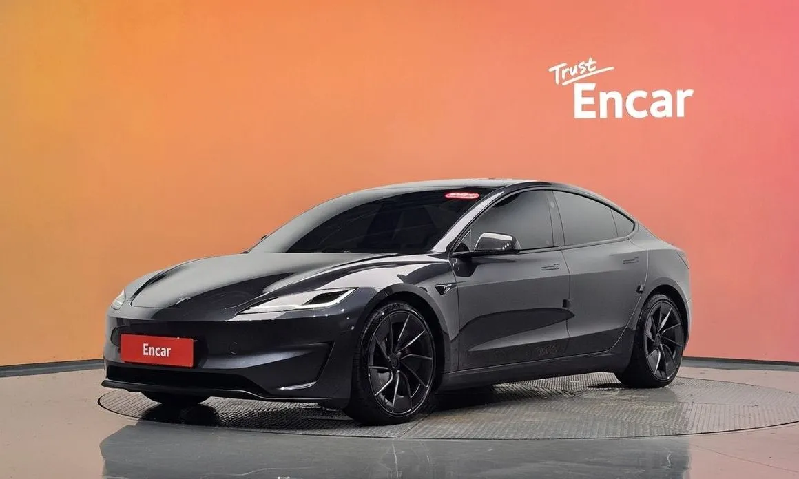 Tesla Model 3 — фото 1