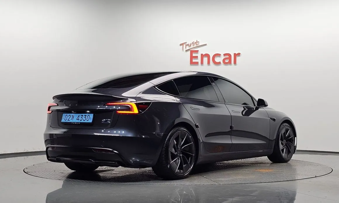 Tesla Model 3 — фото 10