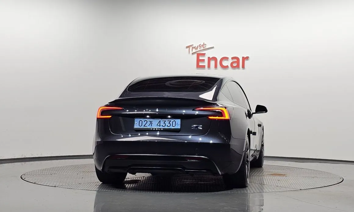 Tesla Model 3 — фото 3