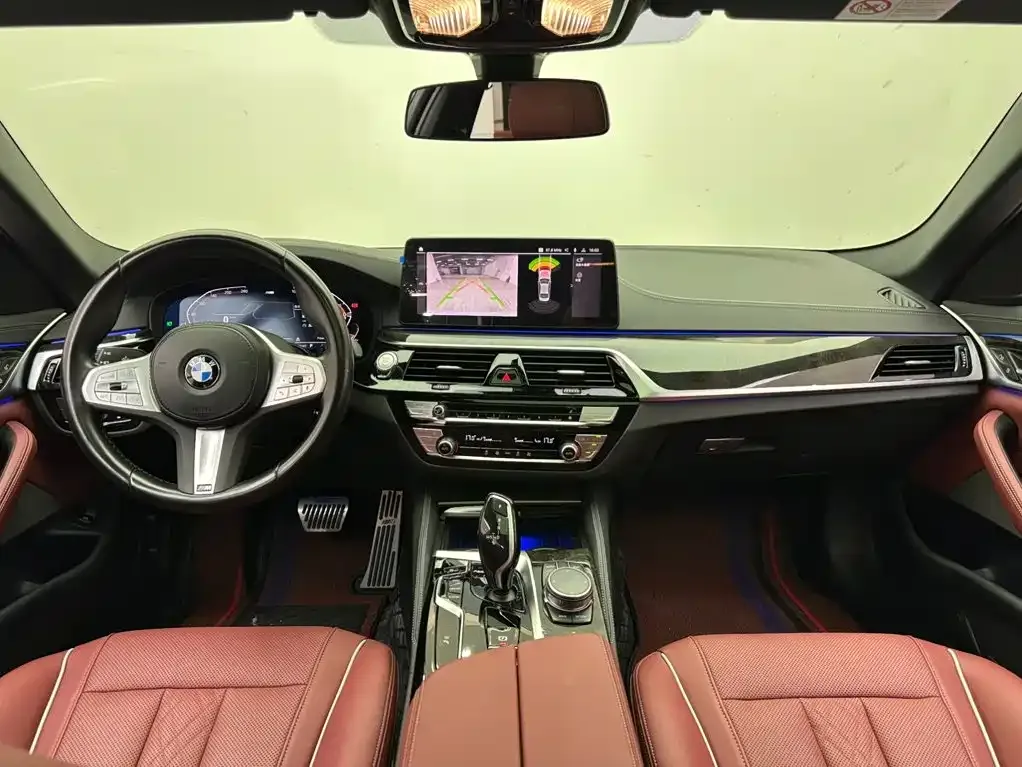 BMW 5 Series — фото 10