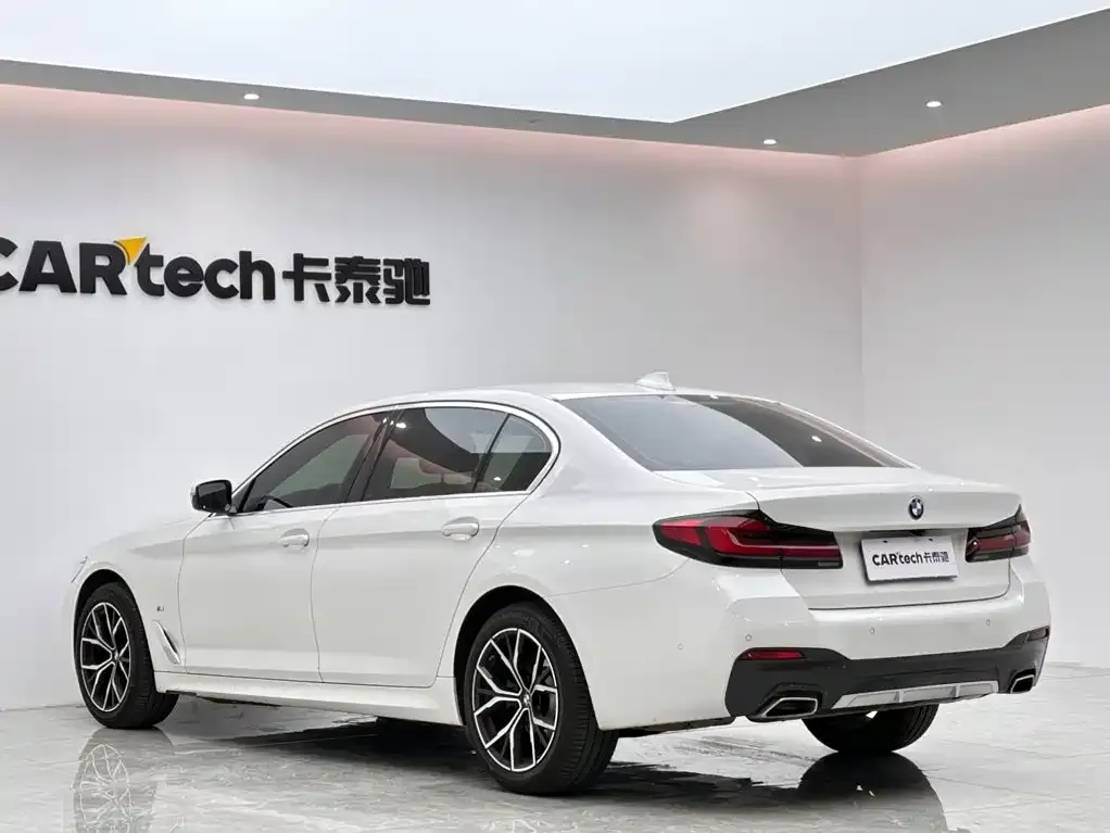 BMW 5 Series — фото 5