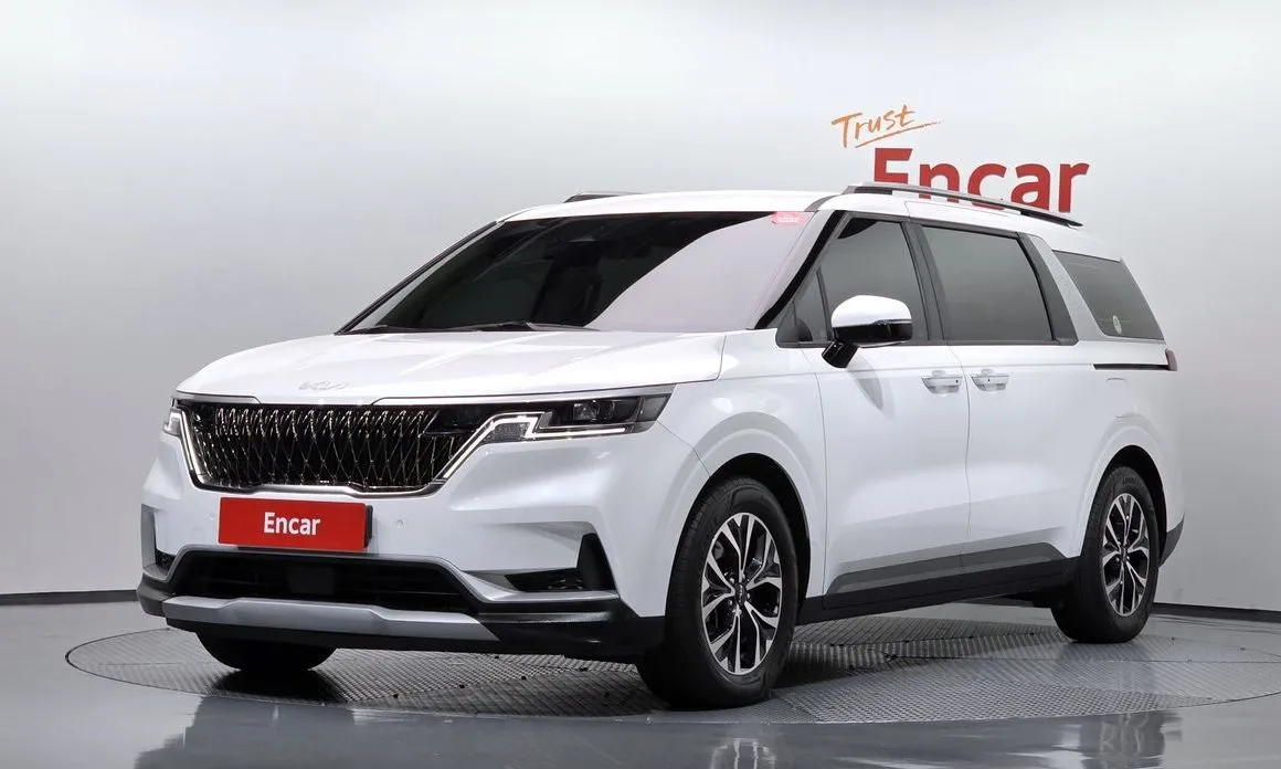 Kia Carnival — фото 1