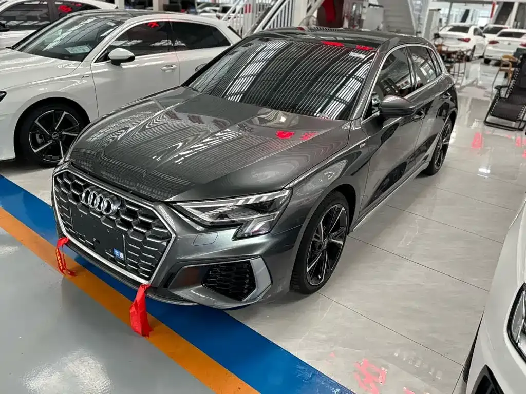 Audi A3 — фото 1