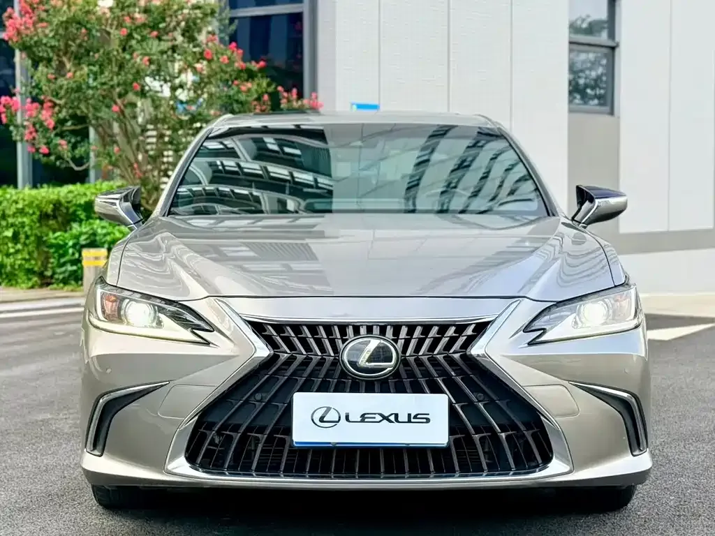 Lexus ES — фото 3