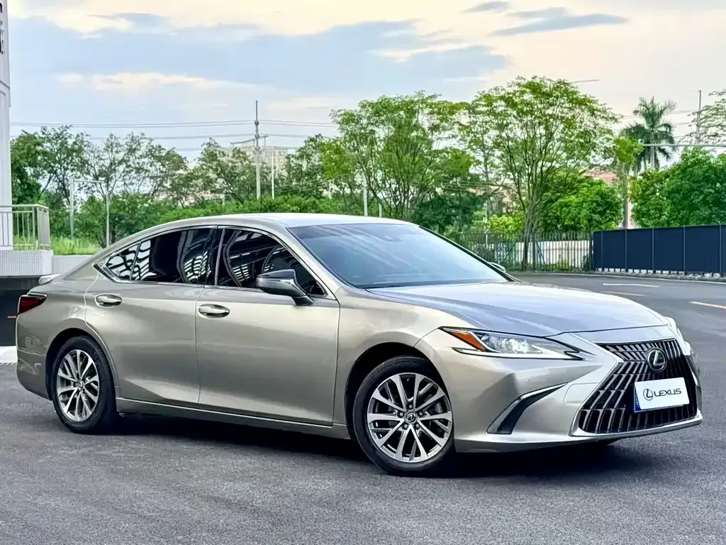 Lexus ES — фото 7