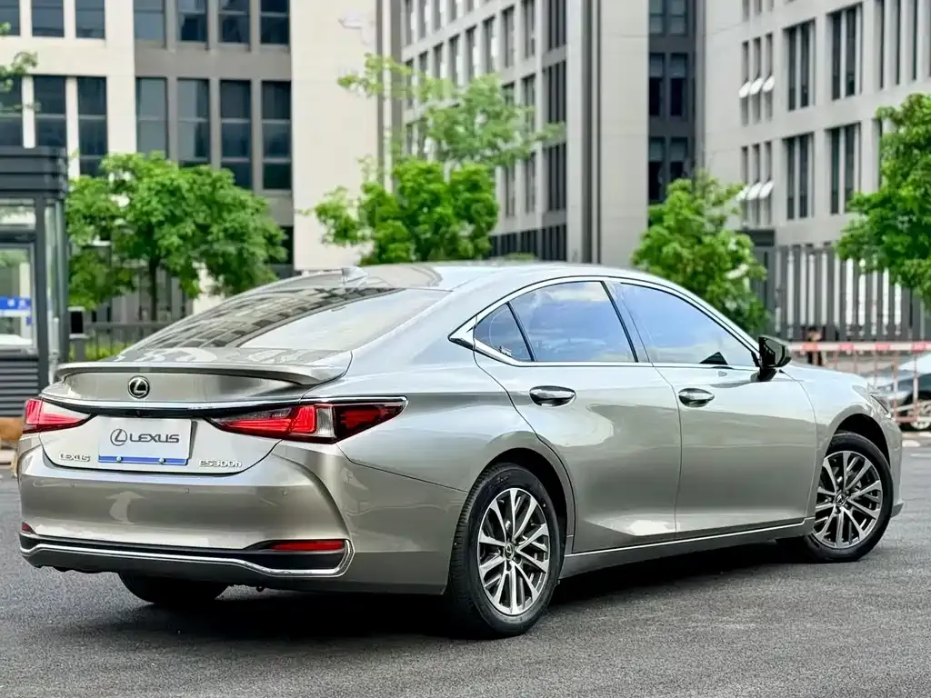 Lexus ES — фото 2