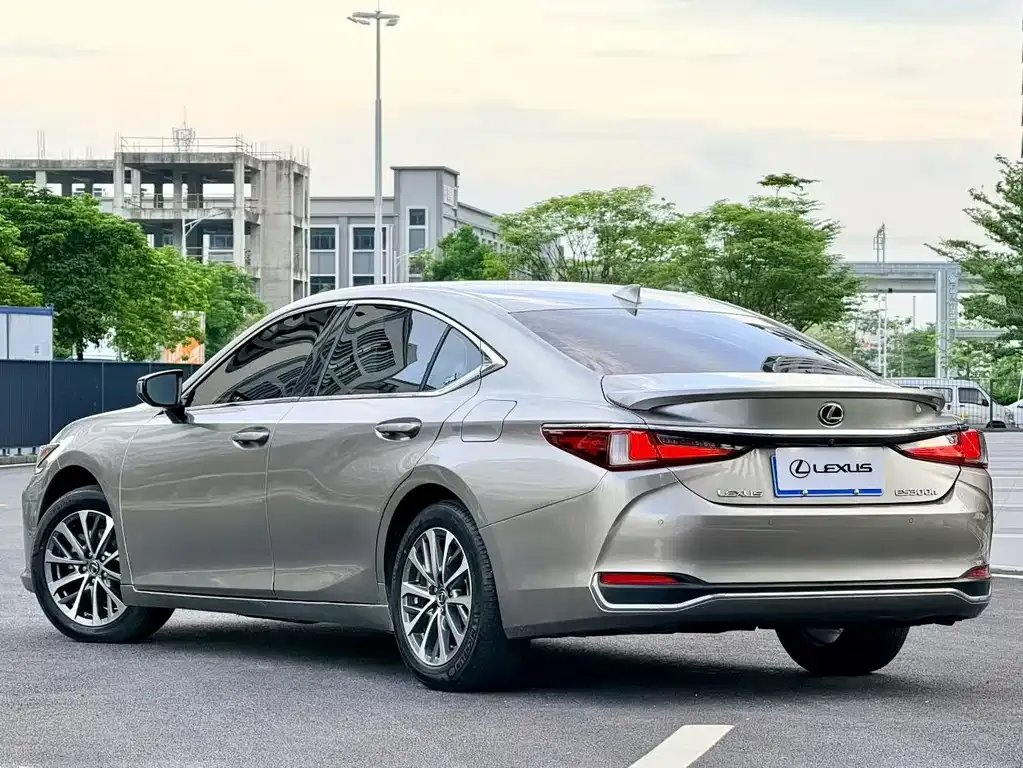 Lexus ES — фото 4