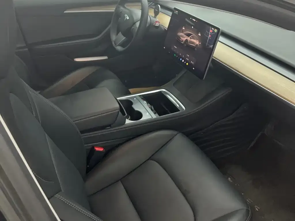 Tesla Model 3 — фото 6