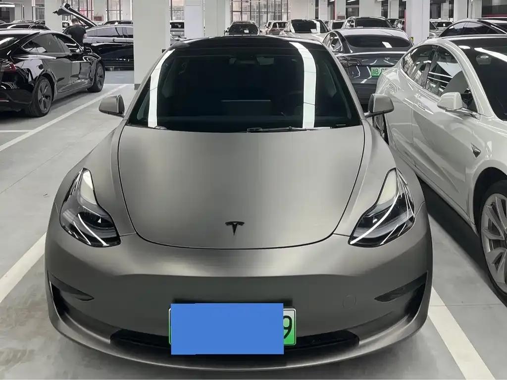 Tesla Model 3 — фото 10