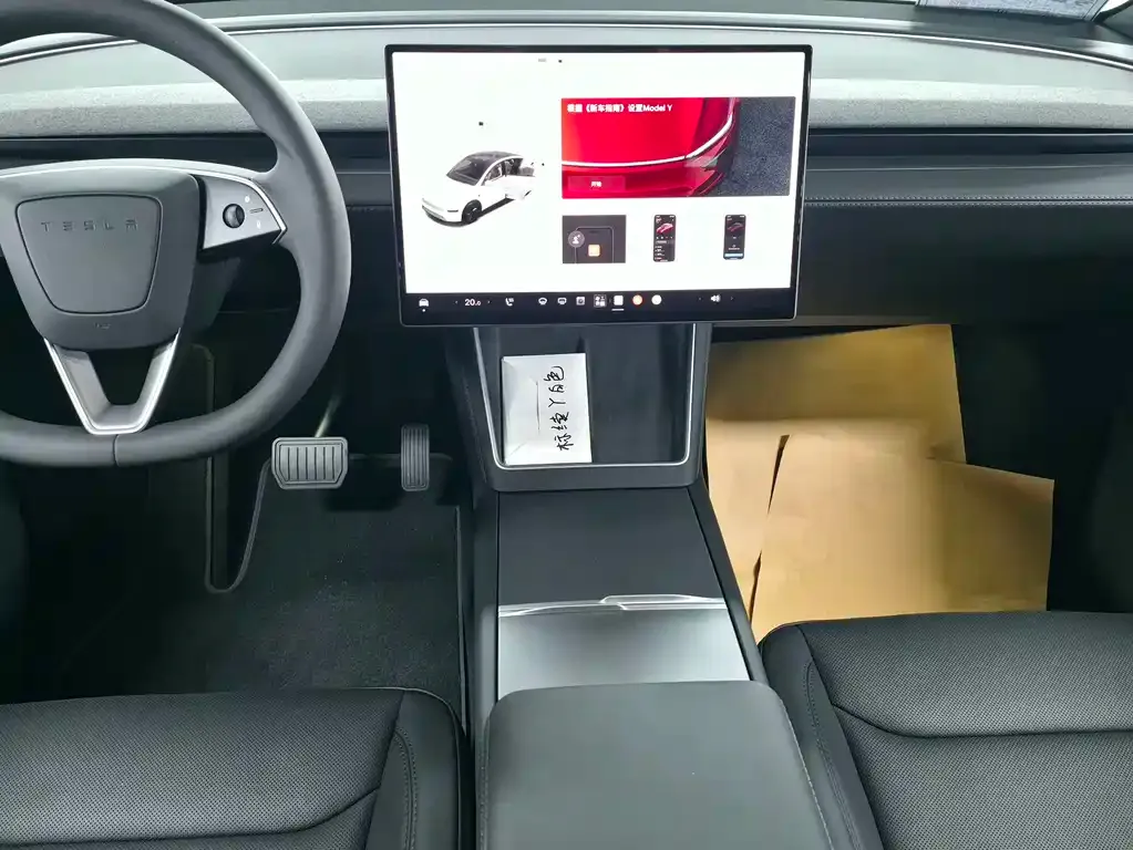 Tesla Model Y — фото 4