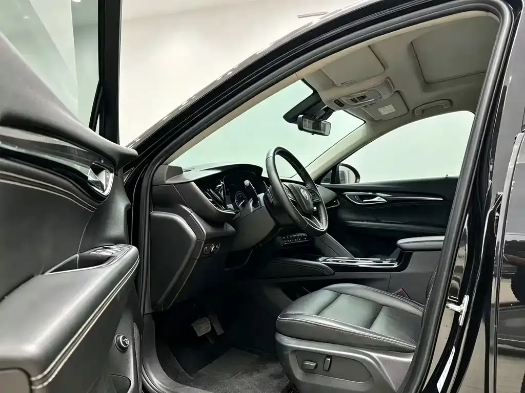 Buick Envision Plus — фото 8