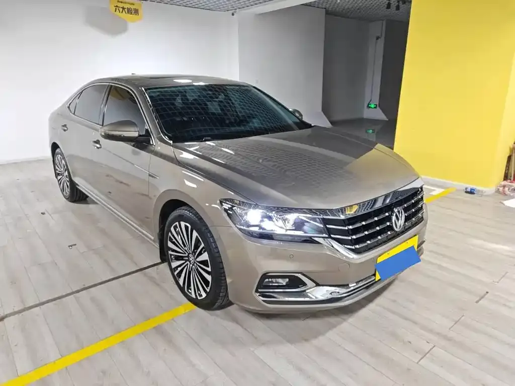 Volkswagen Passat — фото 8