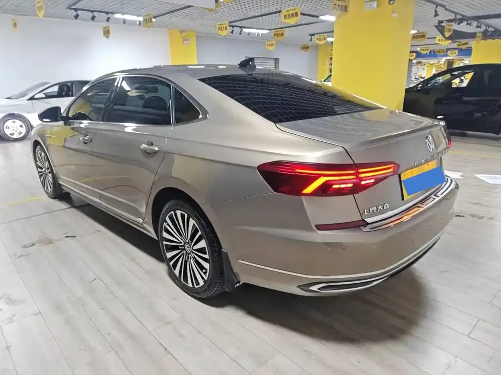 Volkswagen Passat — фото 5