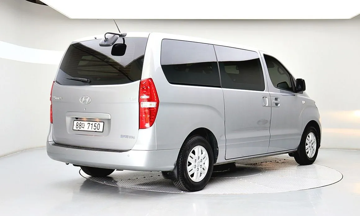 Hyundai Starex — фото 2