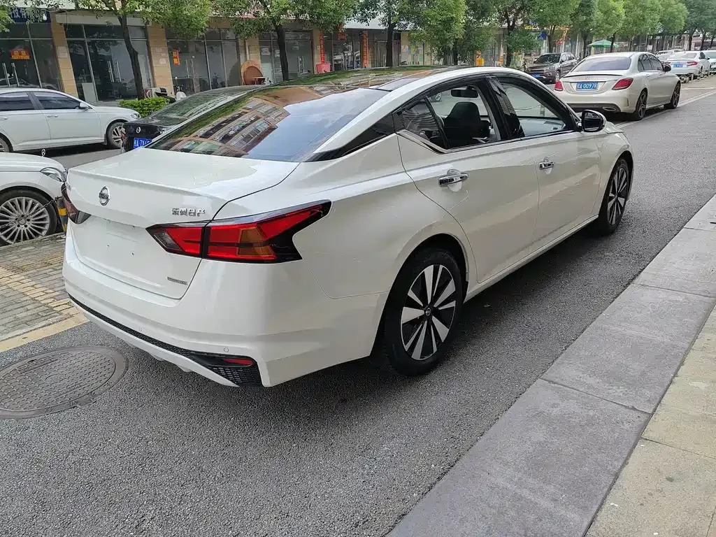 Nissan Teana — фото 10