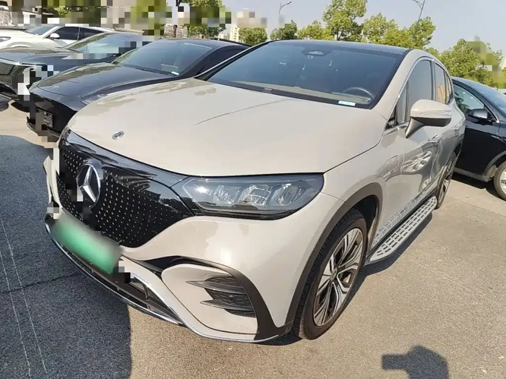 Mercedes-Benz EQE SUV — фото 10
