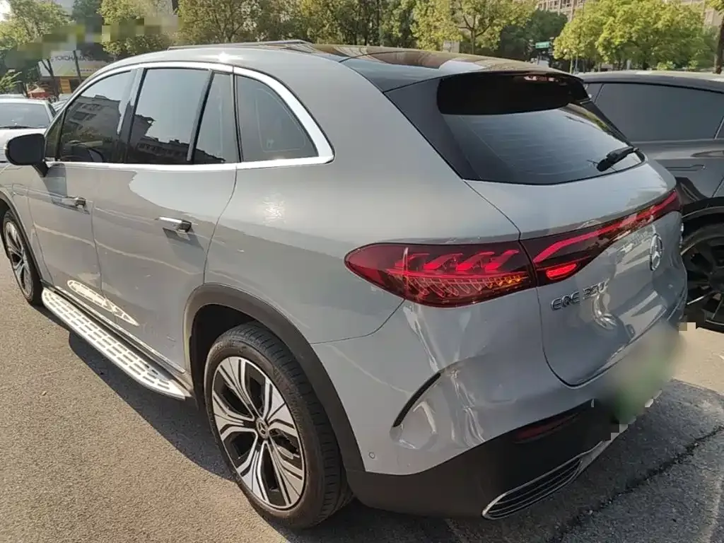 Mercedes-Benz EQE SUV — фото 4