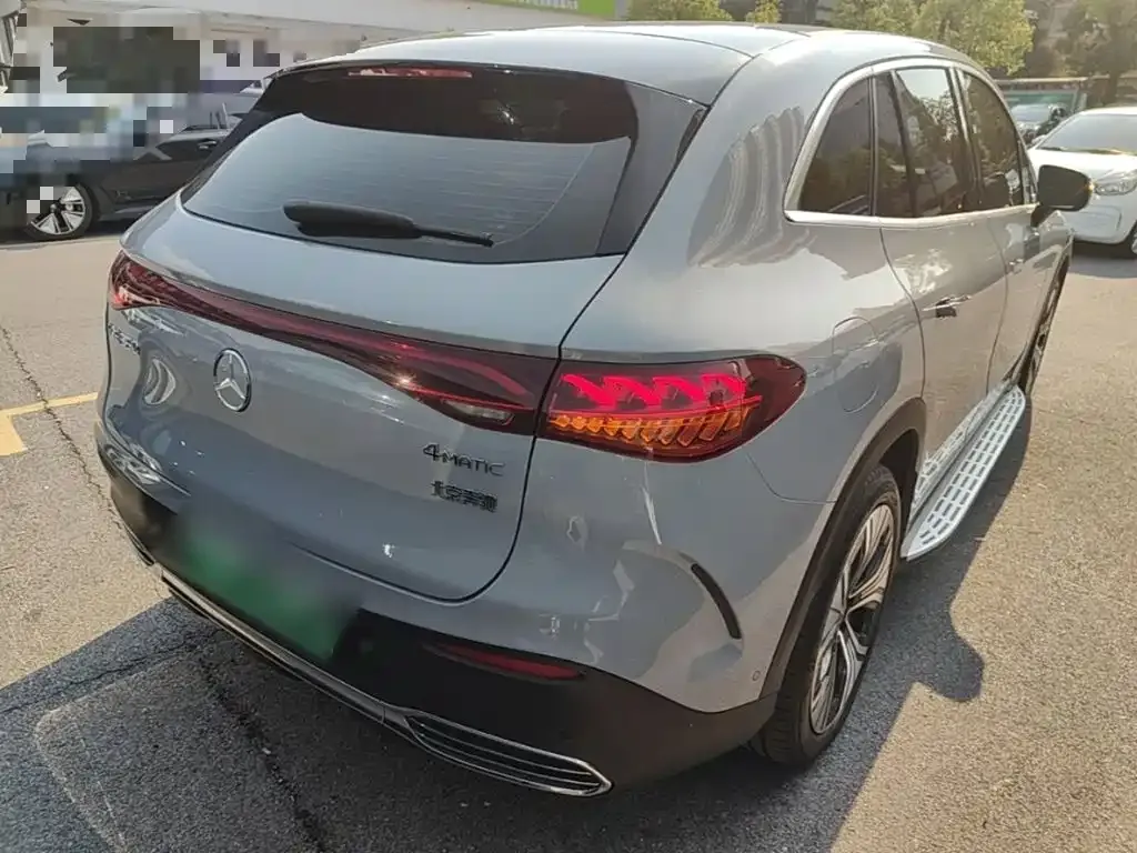 Mercedes-Benz EQE SUV — фото 3