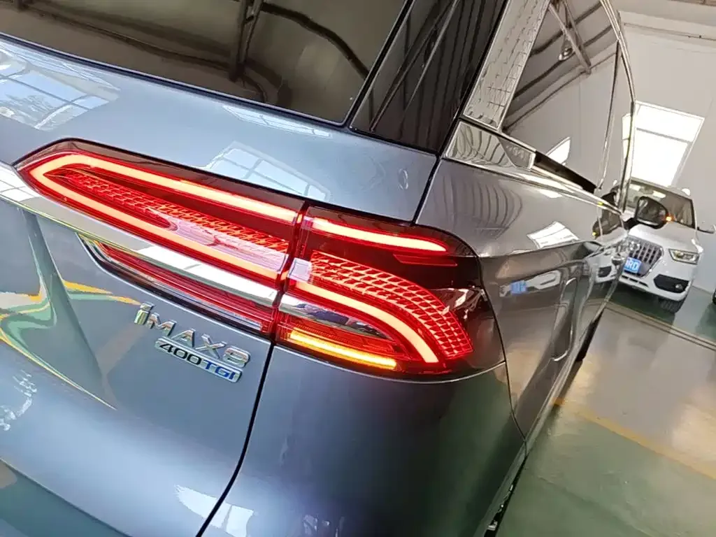 Roewe iMAX8 — фото 2