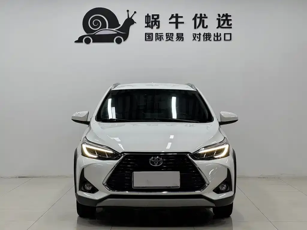 Toyota Yaris L — фото 3
