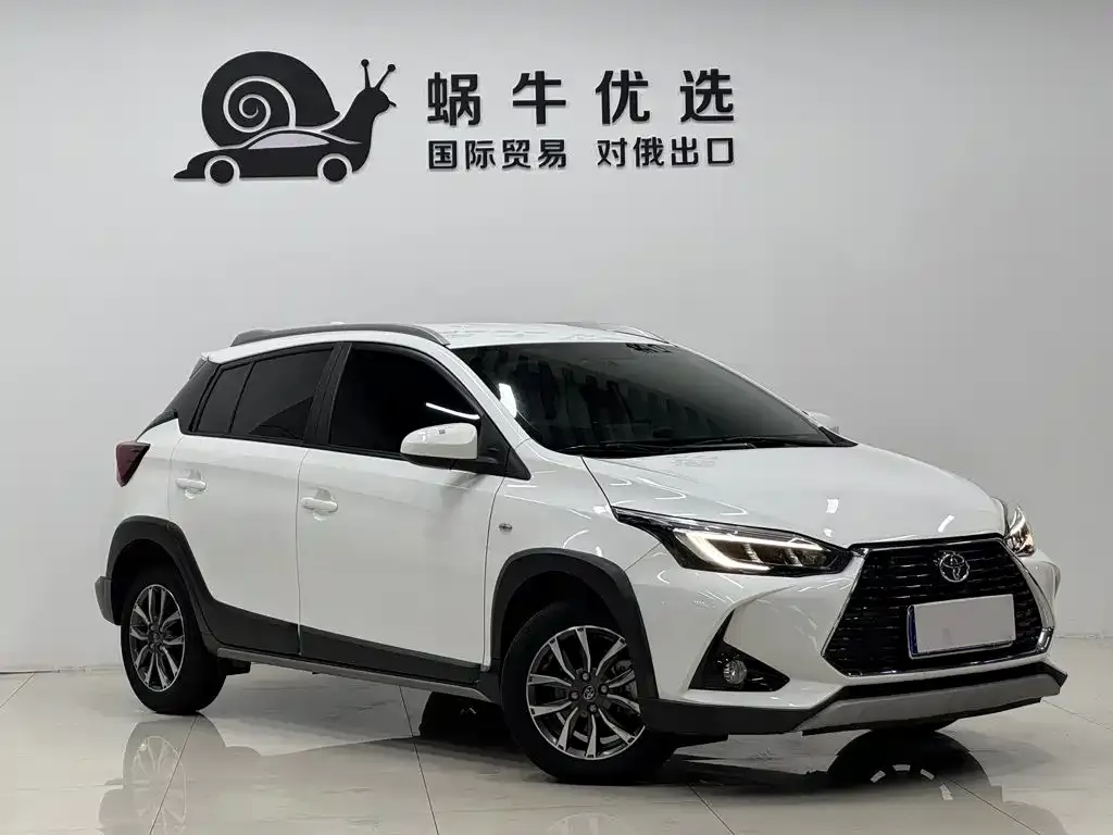 Toyota Yaris L — фото 7