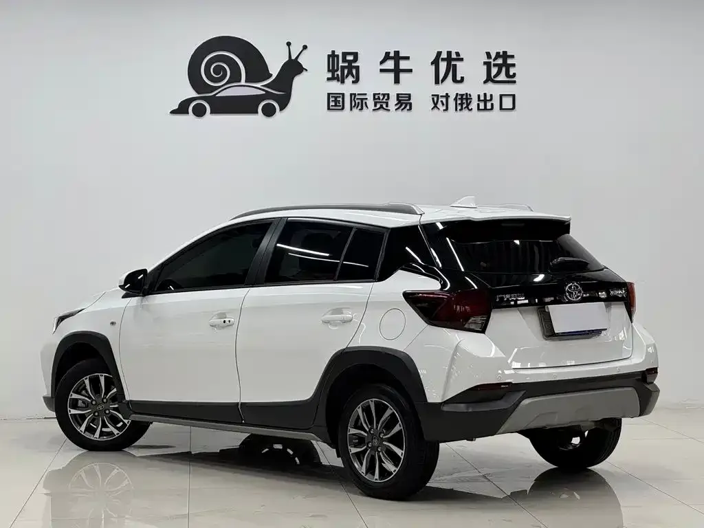 Toyota Yaris L — фото 9