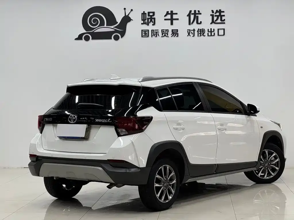 Toyota Yaris L — фото 2