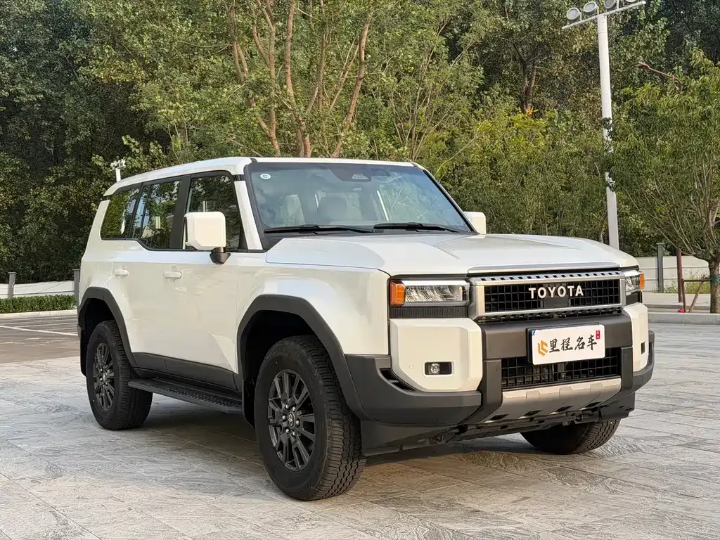 Toyota Prado — фото 10