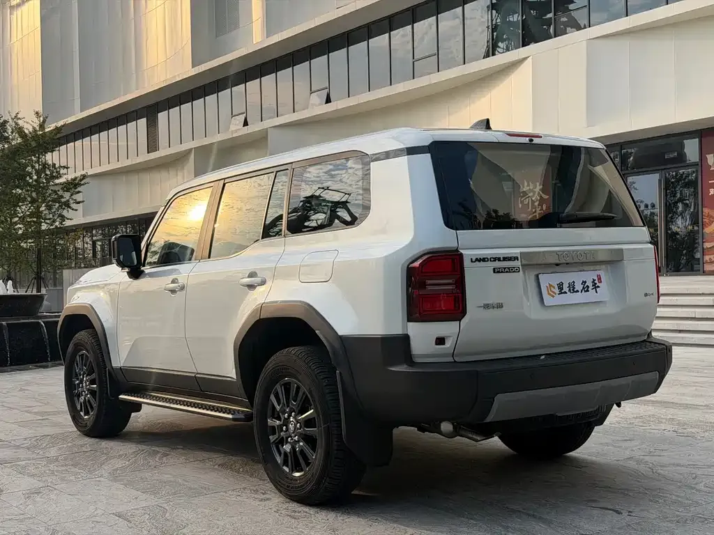 Toyota Prado — фото 7