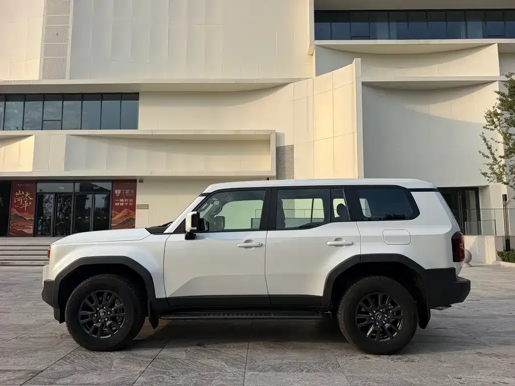 Toyota Prado — фото 4