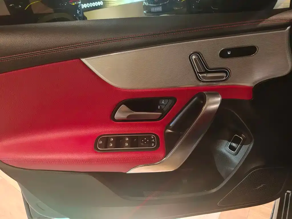 Mercedes-Benz A-Class AMG — фото 10