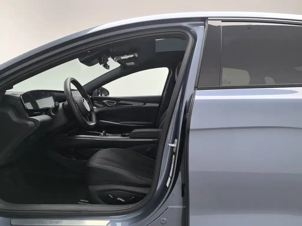 BYD Seal — фото 10