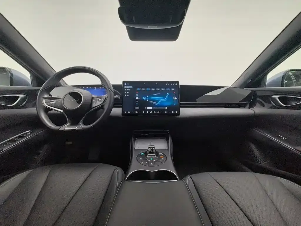 BYD Seal — фото 6