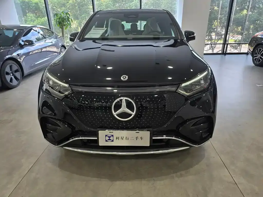 Mercedes-Benz EQE SUV — фото 3