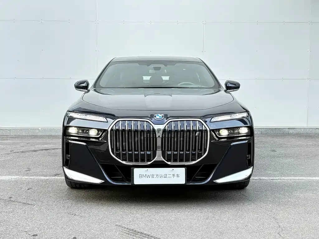BMW i7 — фото 3