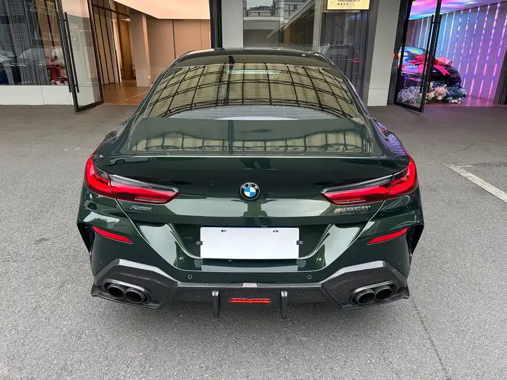 BMW 8 Series — фото 6