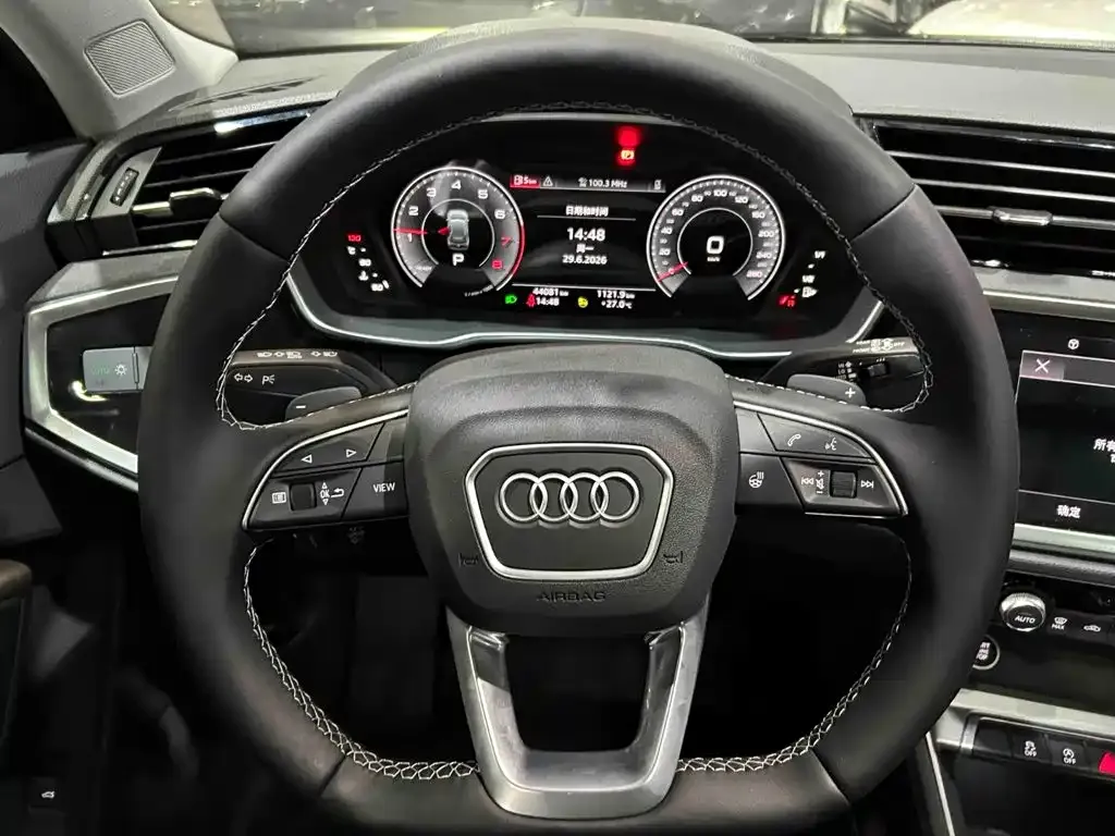 Audi Q3 — фото 6