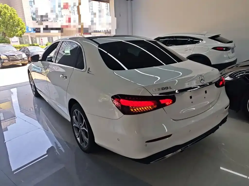 Mercedes-Benz E-Class — фото 10
