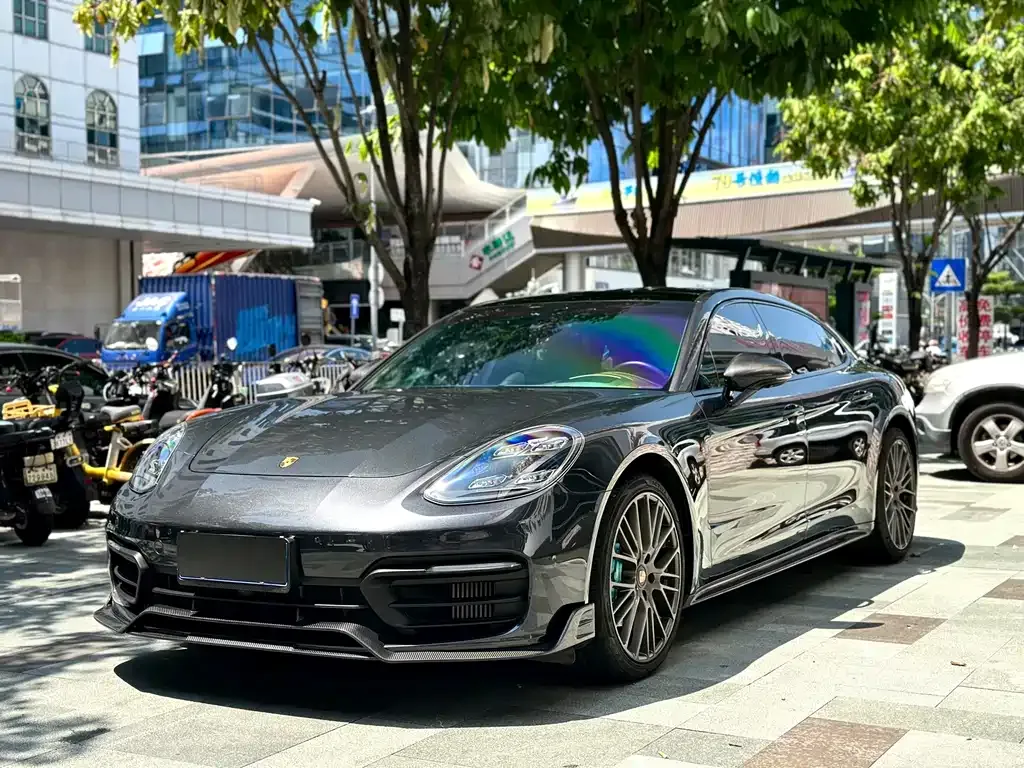 Porsche Panamera — фото 1