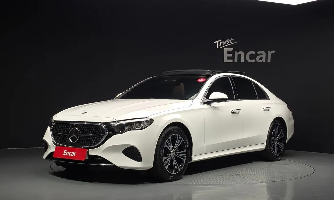 Mercedes-Benz E-Class — фото 1