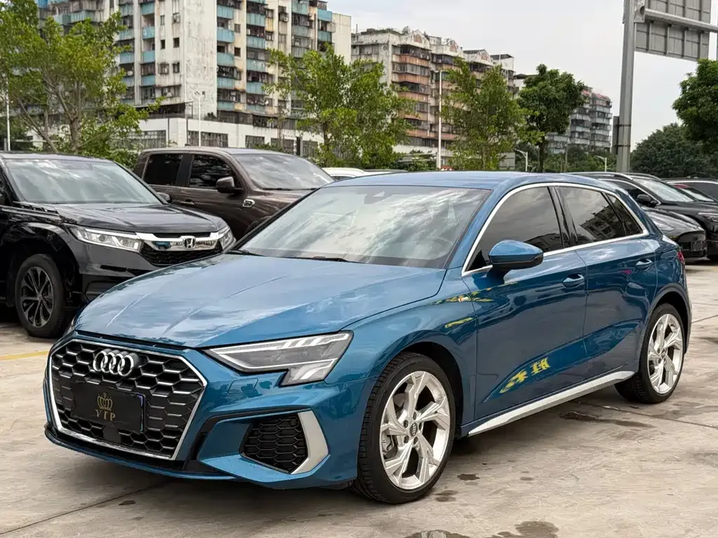 Audi A3 — фото 1
