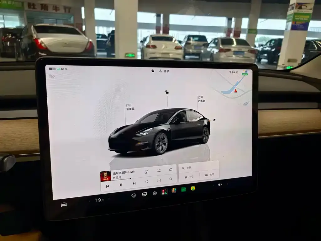 Tesla Model 3 — фото 5