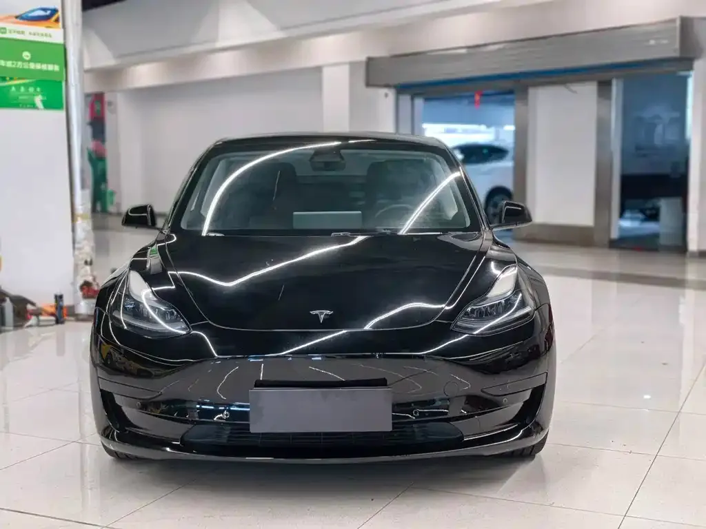 Tesla Model 3 — фото 3