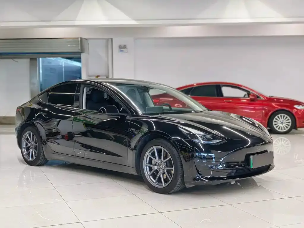 Tesla Model 3 — фото 2