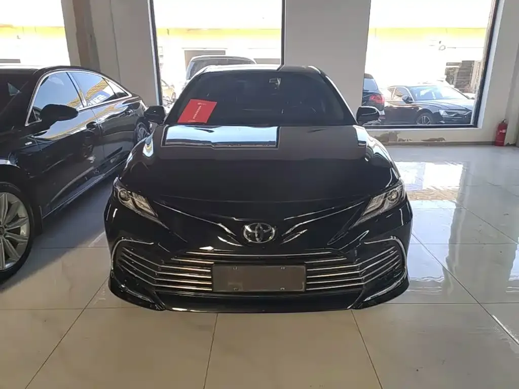 Toyota Camry — фото 7