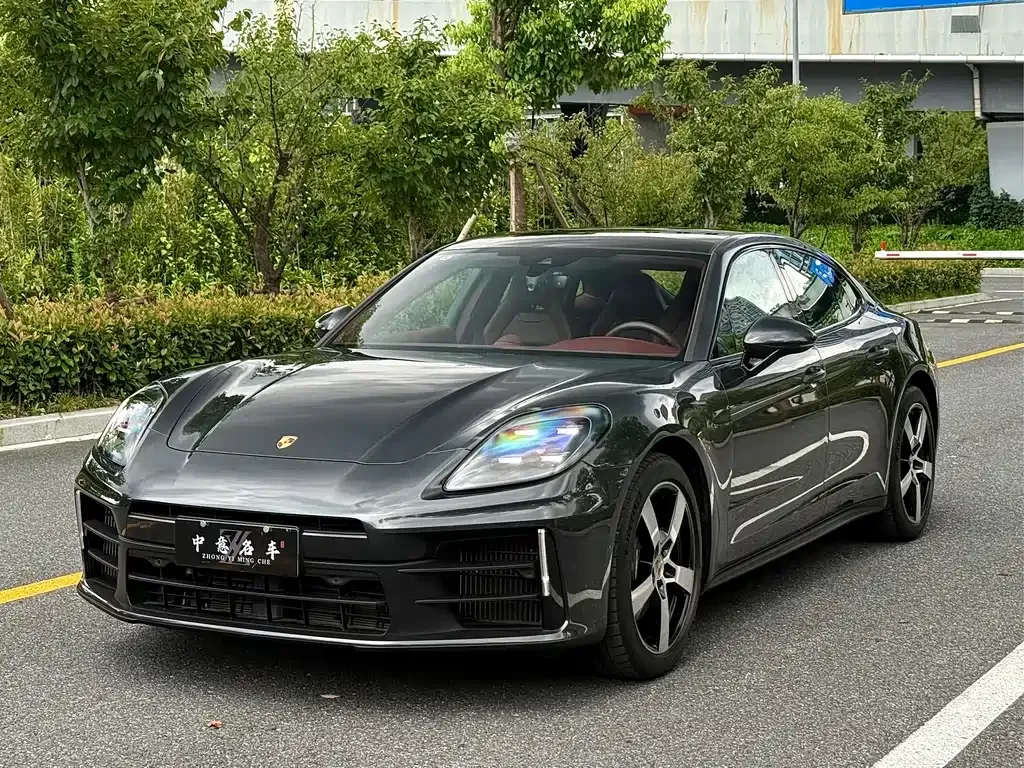 Porsche Panamera — фото 1