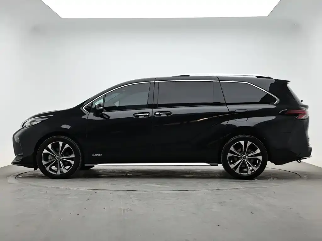 Toyota Granvia — фото 7